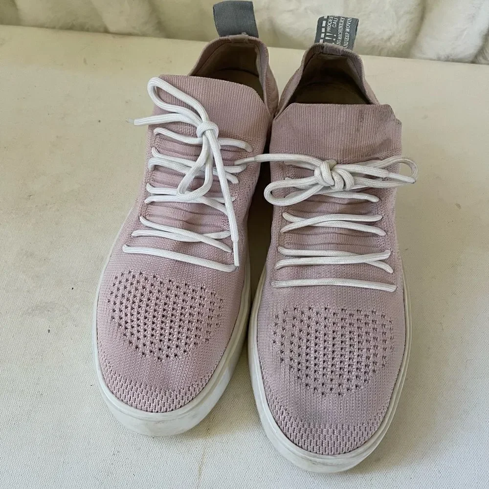 Steve Madden Brixie light pink with white lace fashion sneakers  size 10M